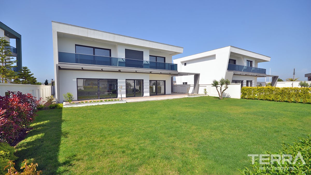 Riverside Villas With Private Garden in Side Antalya - 22600