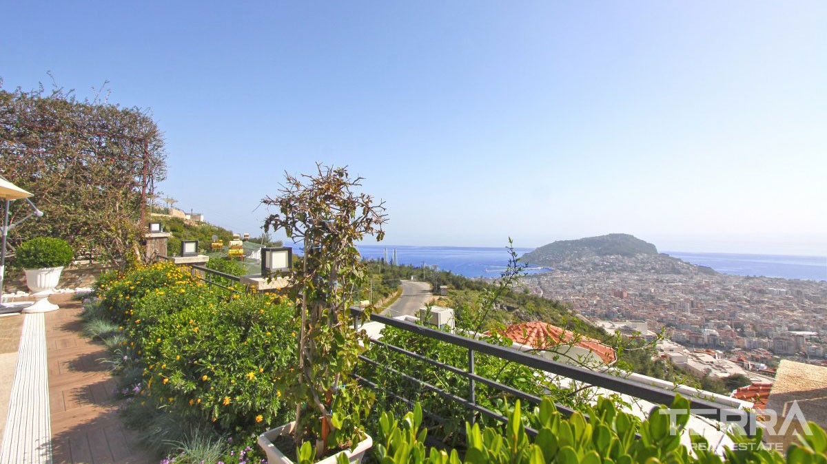 Stunning Villa with Panoramic Sea and City Views in Alanya Bektaş - 22817