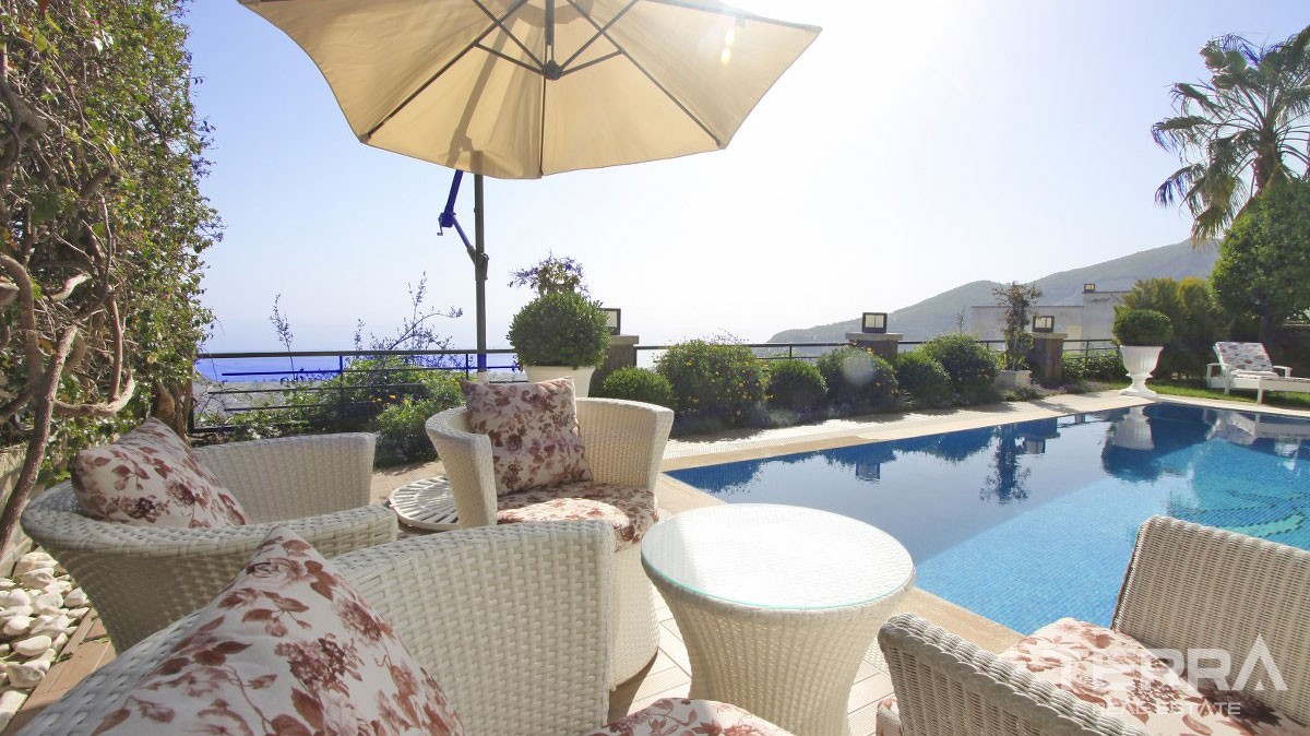 Stunning Villa with Panoramic Sea and City Views in Alanya Bektaş - 22818