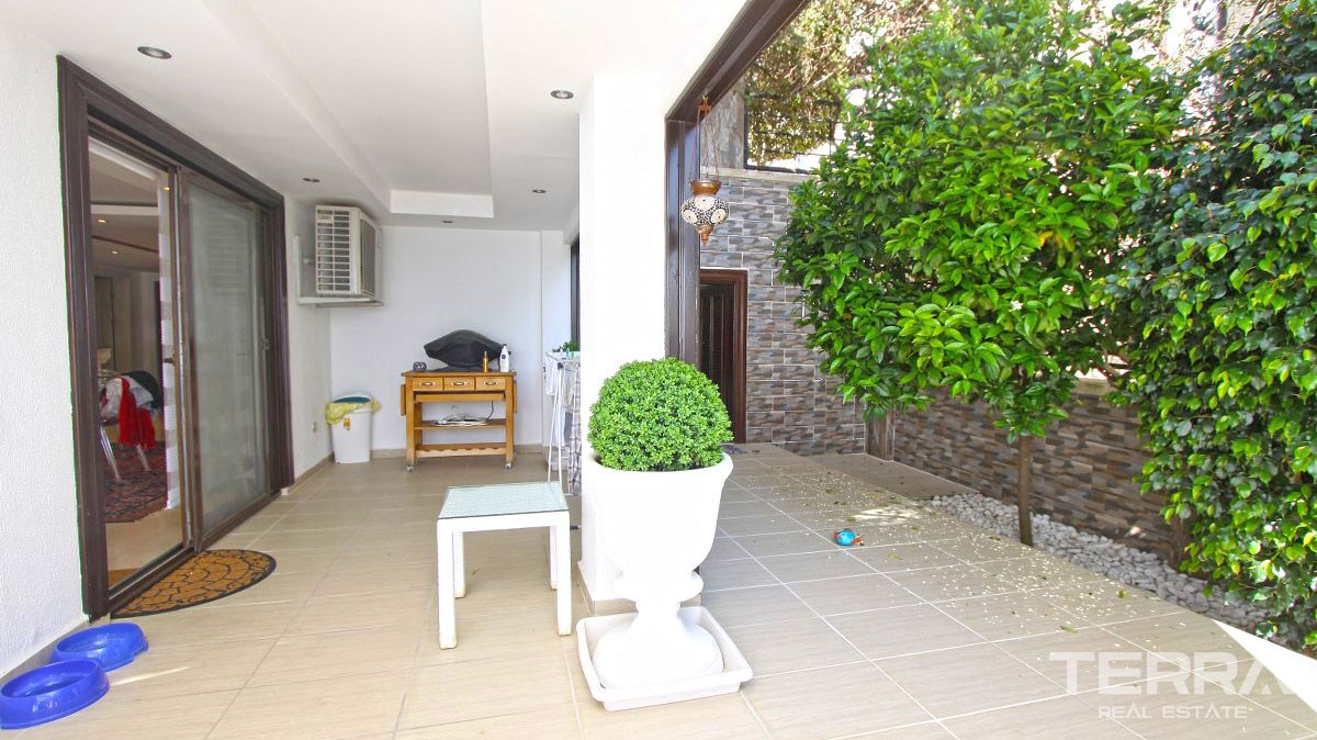 Stunning Villa with Panoramic Sea and City Views in Alanya Bektaş - 22819