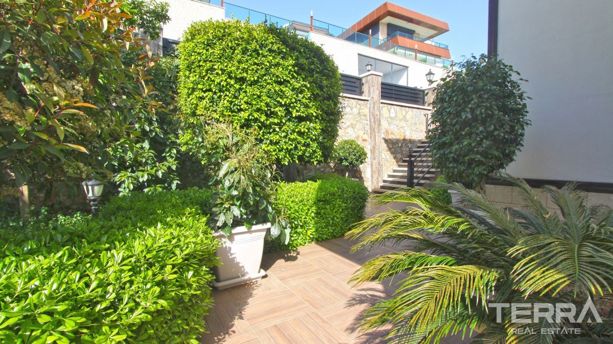 Stunning Villa with Panoramic Sea and City Views in Alanya Bektaş - 22822