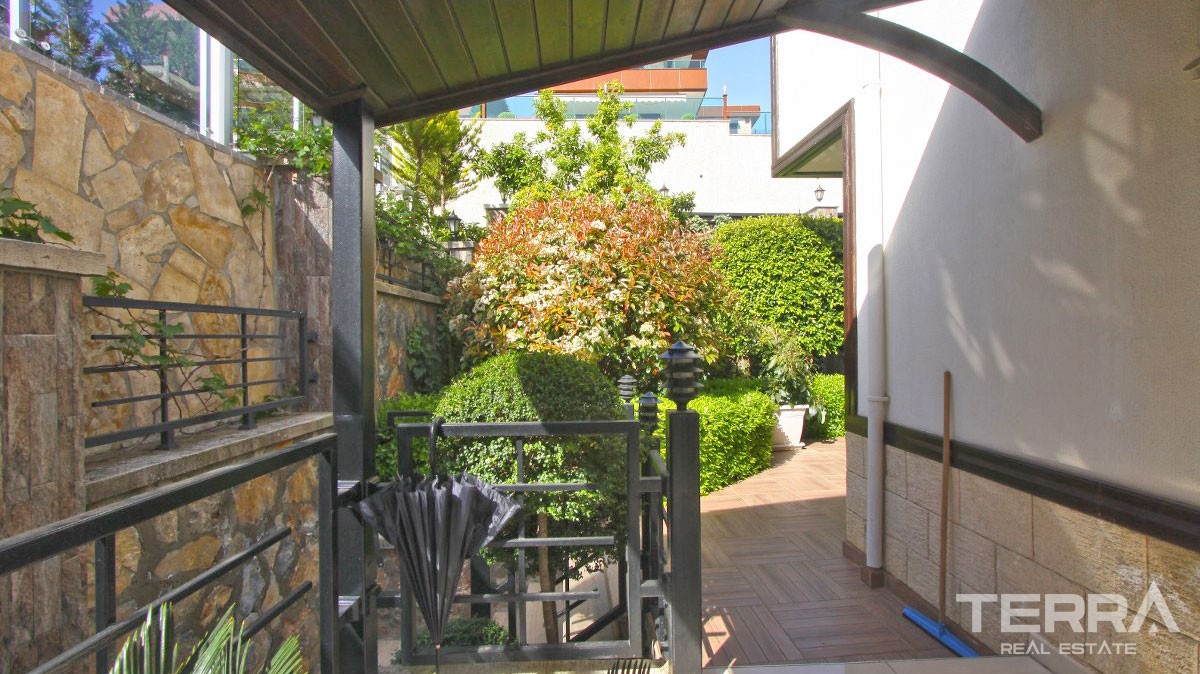 Stunning Villa with Panoramic Sea and City Views in Alanya Bektaş - 22824