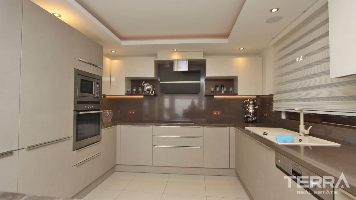 Stunning Villa with Panoramic Sea and City Views in Alanya Bektaş - 22839