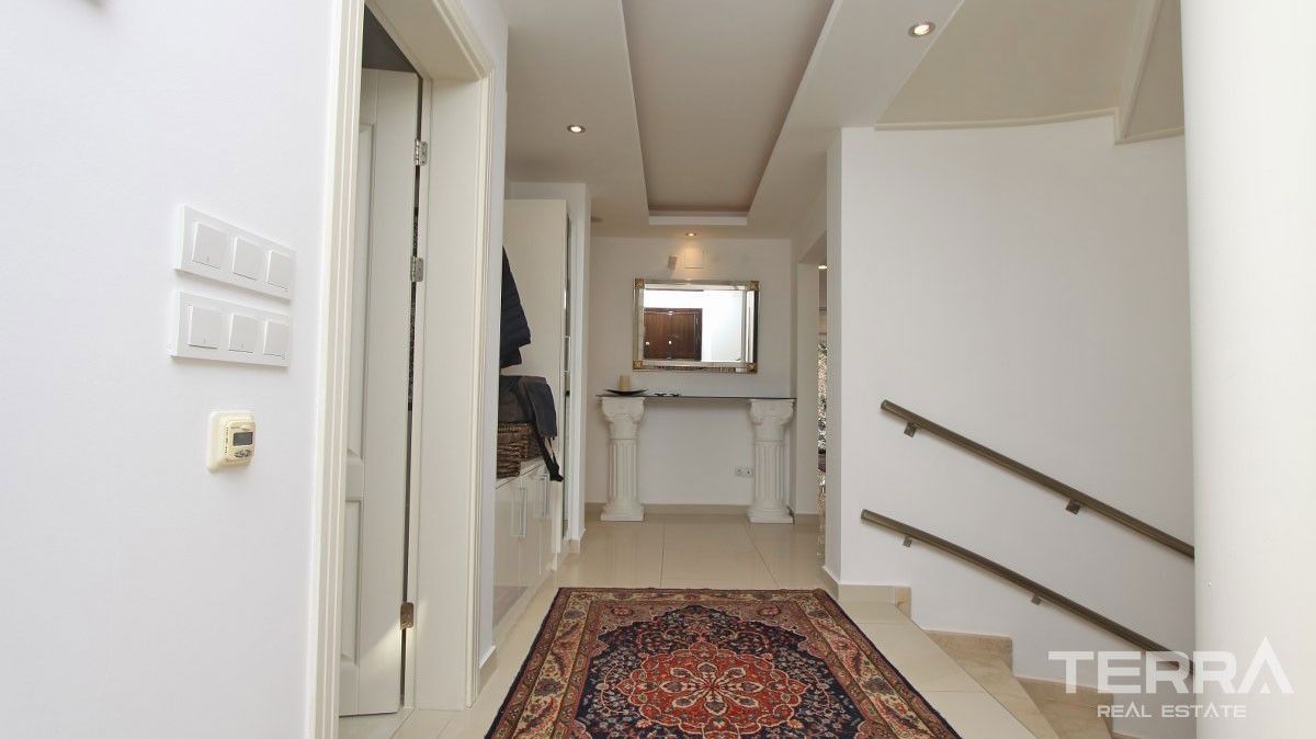 Stunning Villa with Panoramic Sea and City Views in Alanya Bektaş - 22841