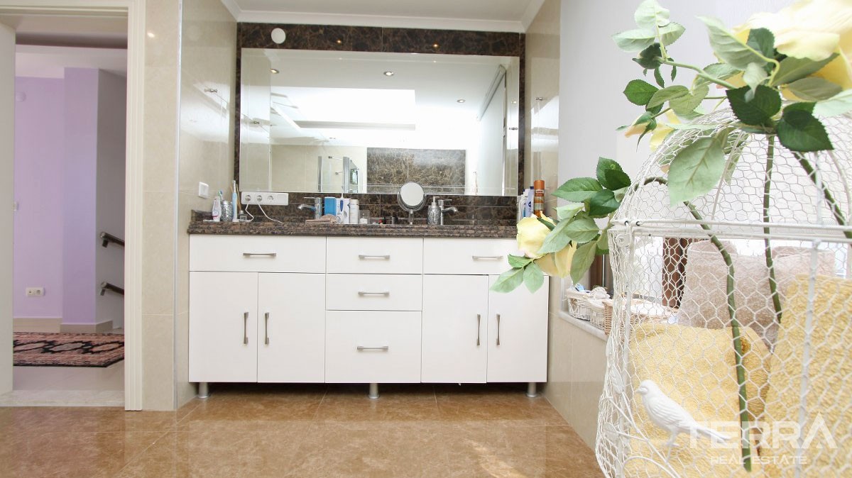 Stunning Villa with Panoramic Sea and City Views in Alanya Bektaş - 22857