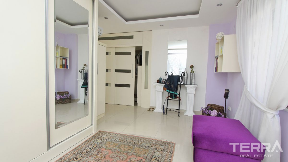 Stunning Villa with Panoramic Sea and City Views in Alanya Bektaş - 22859