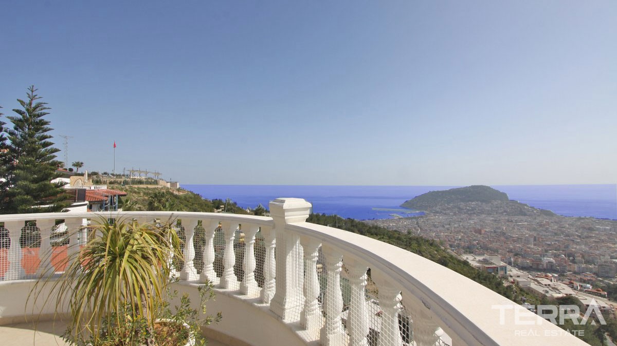 Stunning Villa with Panoramic Sea and City Views in Alanya Bektaş - 22862