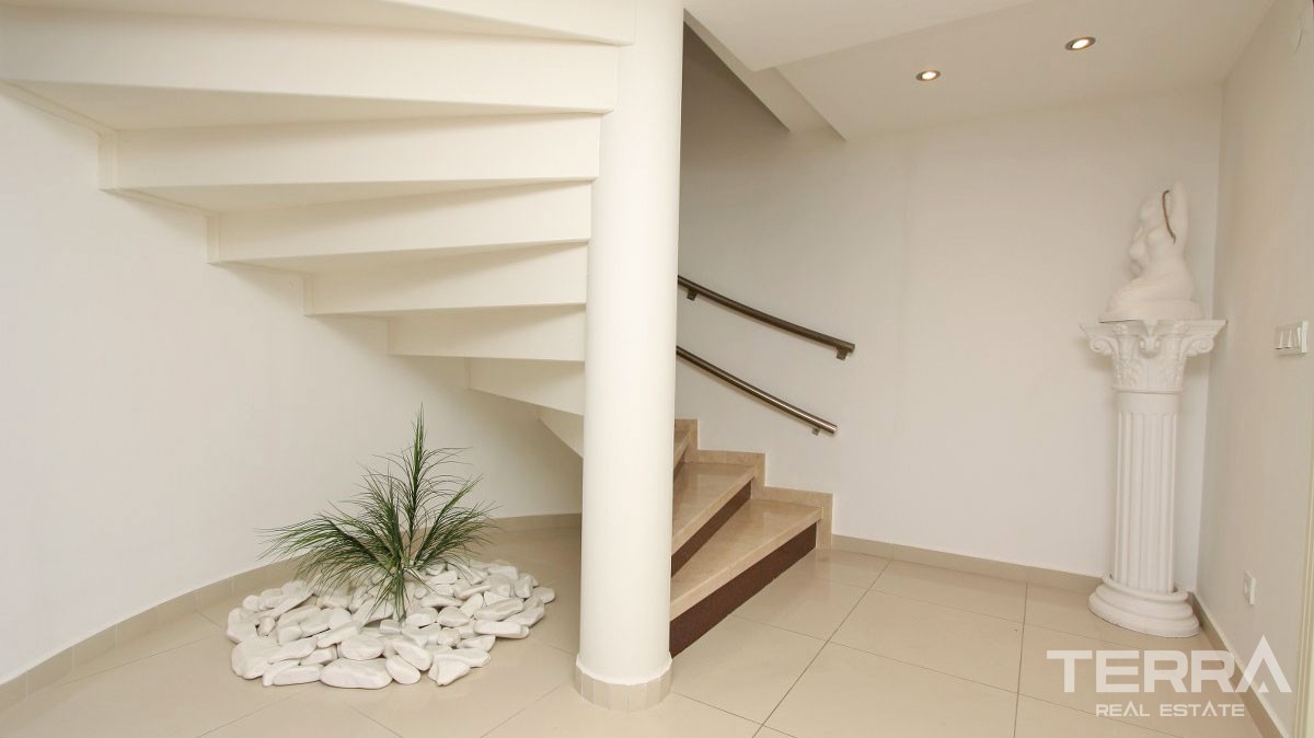 Stunning Villa with Panoramic Sea and City Views in Alanya Bektaş - 22865