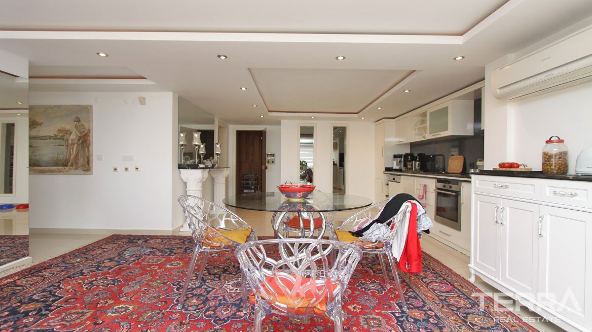 Stunning Villa with Panoramic Sea and City Views in Alanya Bektaş - 22867