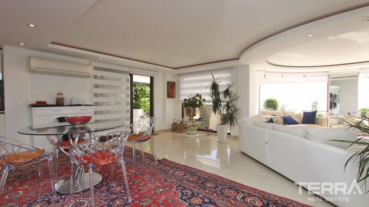 Stunning Villa with Panoramic Sea and City Views in Alanya Bektaş - 22868
