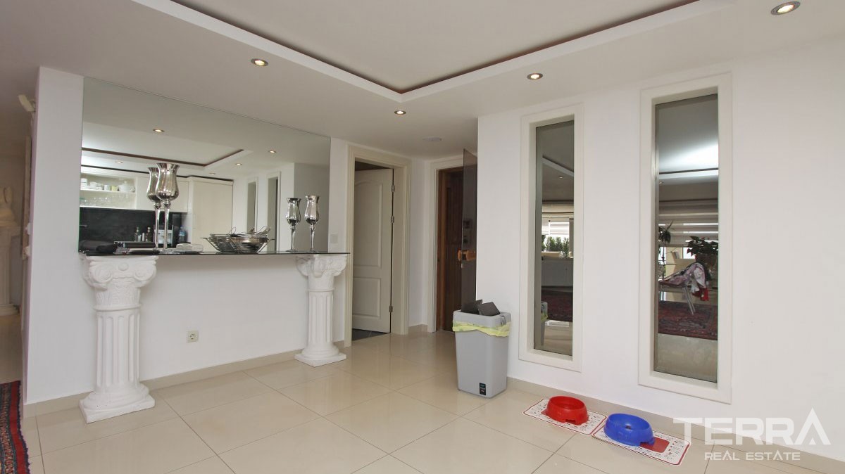 Stunning Villa with Panoramic Sea and City Views in Alanya Bektaş - 22872