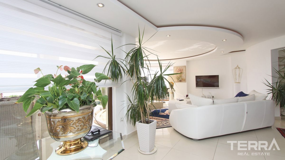 Stunning Villa with Panoramic Sea and City Views in Alanya Bektaş - 22873