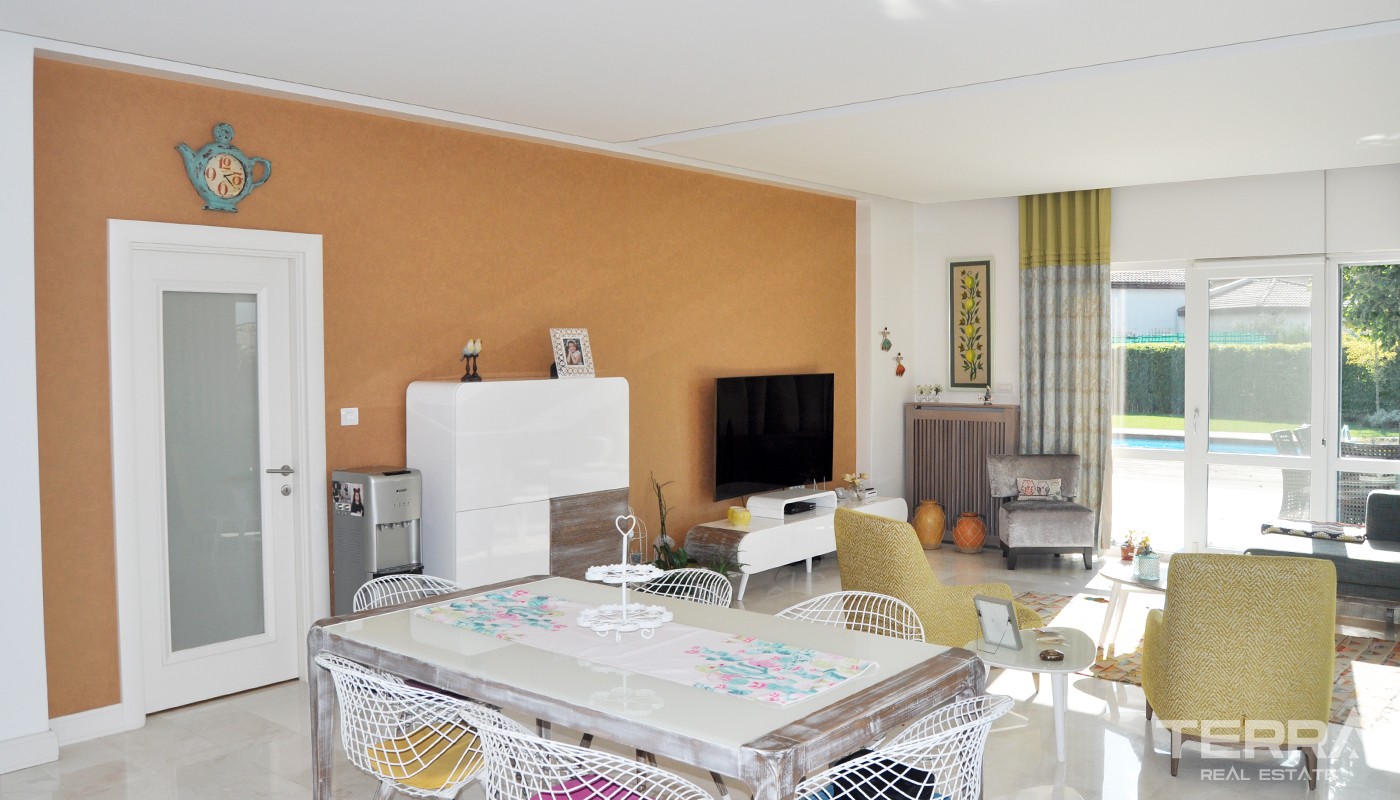 Luxury Villas with Private Pool in Istanbul Büyükçekmece - 23024