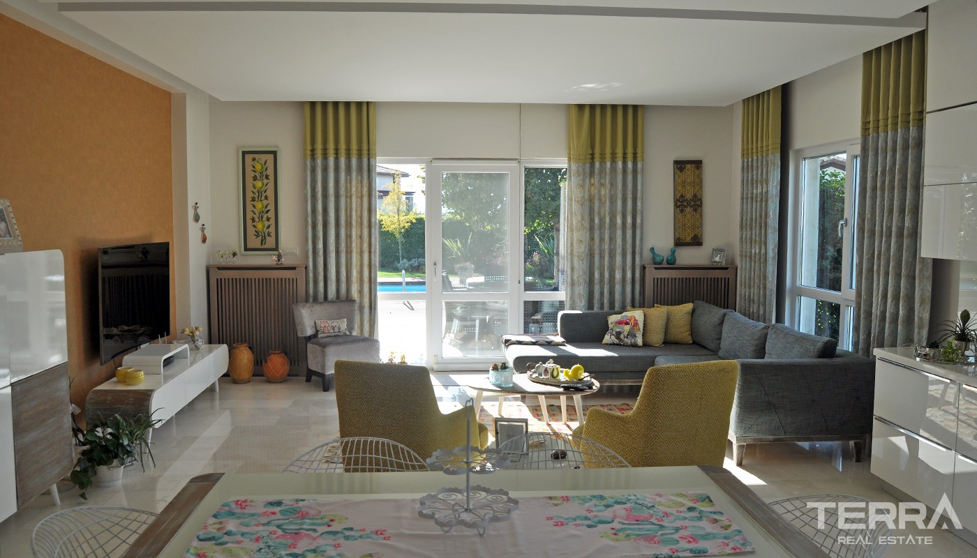 Luxury Villas with Private Pool in Istanbul Büyükçekmece - 23025