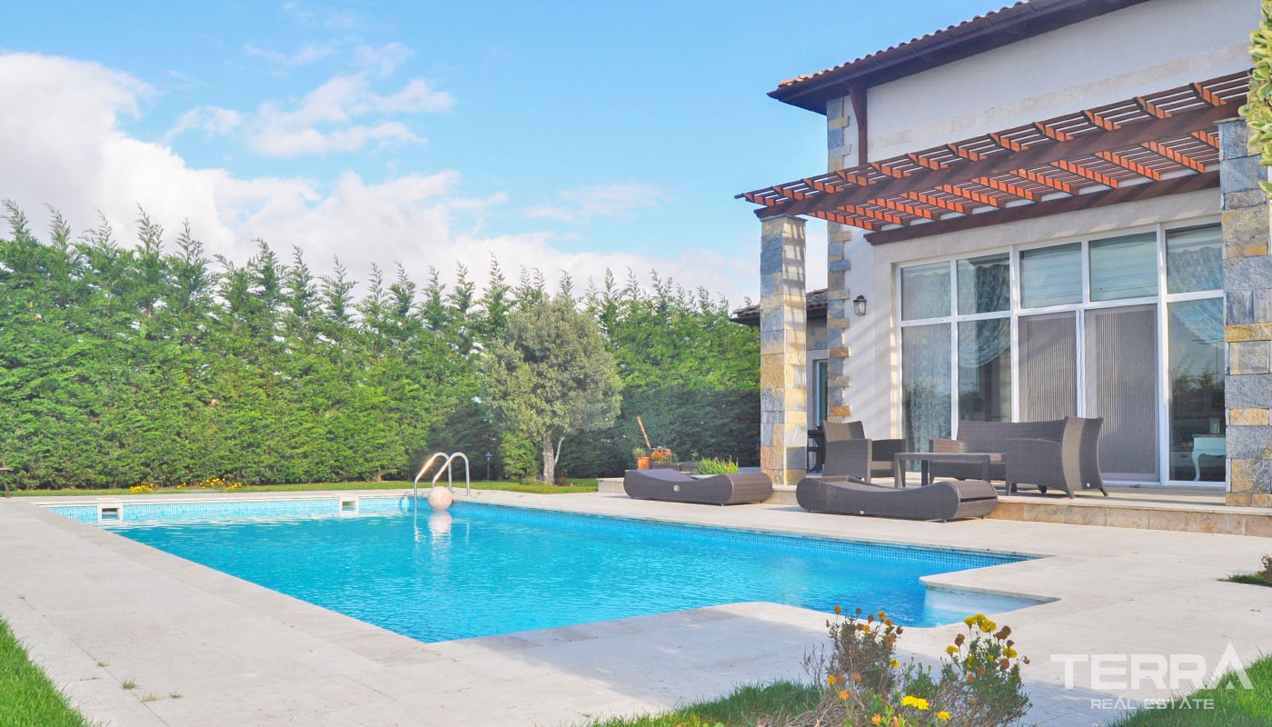 Luxury Villas with Private Pool in Istanbul Büyükçekmece - 23074
