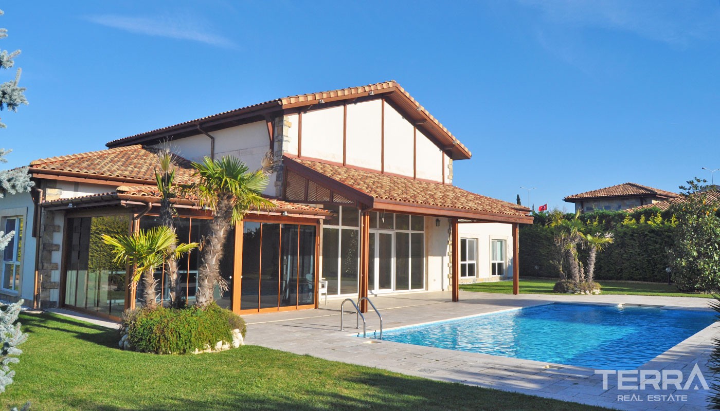 Luxury Villas with Private Pool in Istanbul Büyükçekmece - 23078