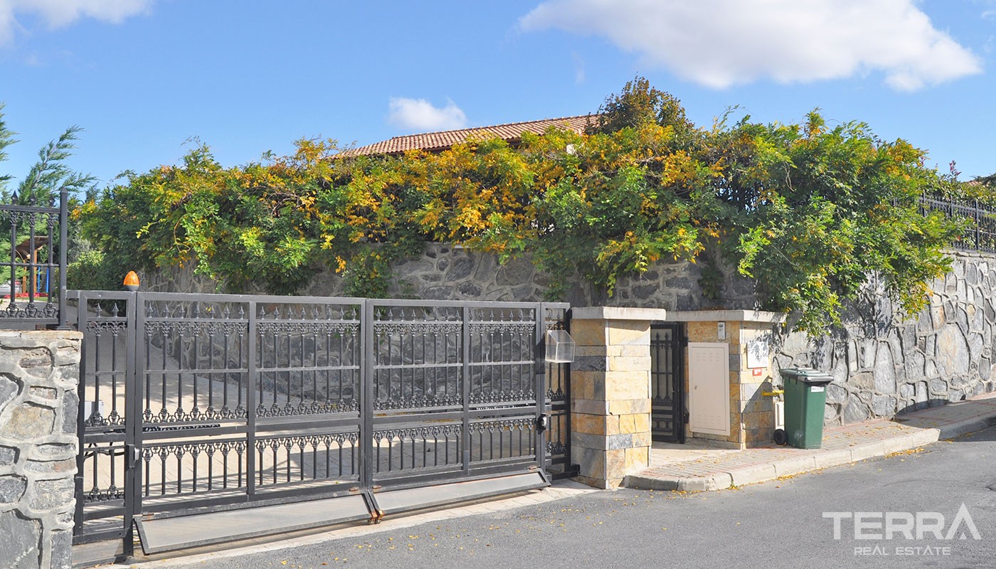 Luxury Villas with Private Pool in Istanbul Büyükçekmece - 23086