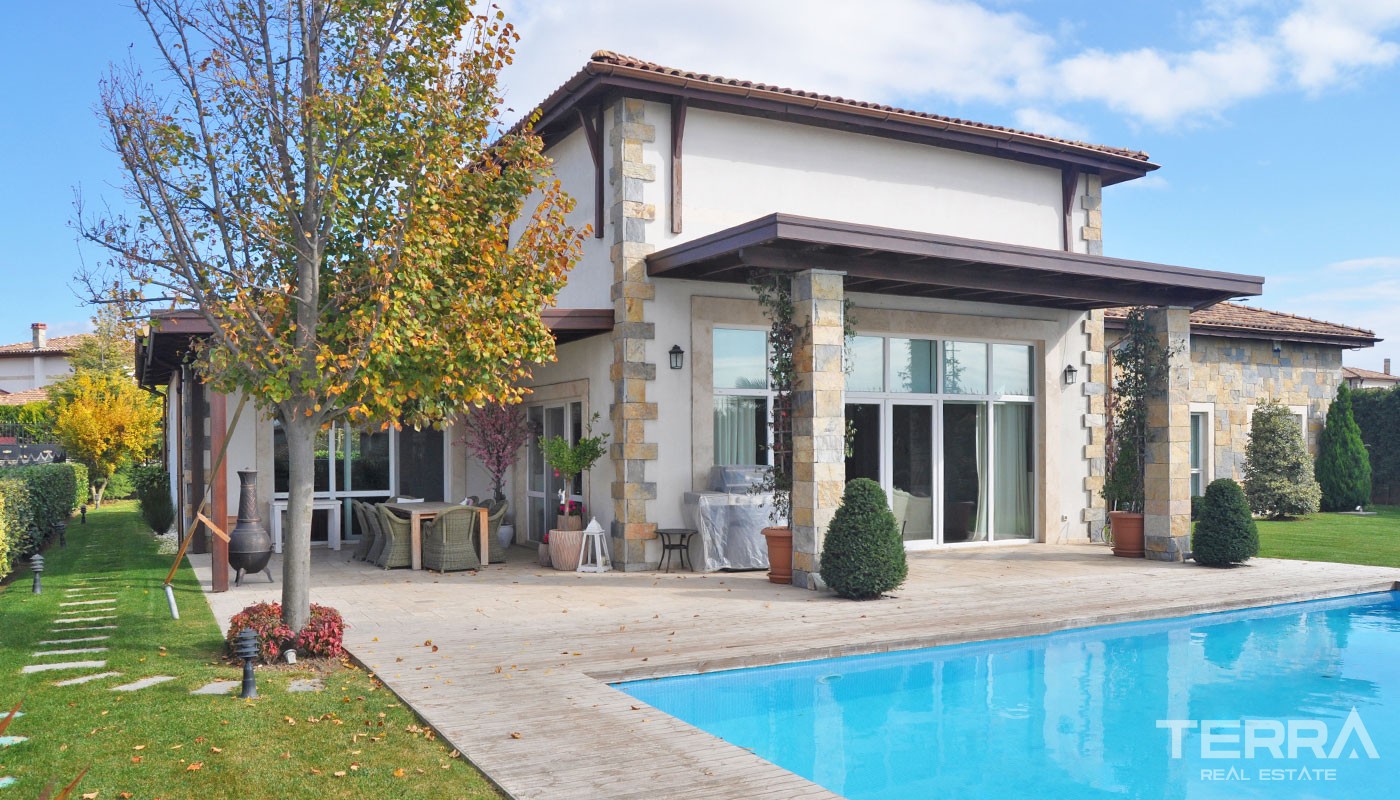 Luxury Villas with Private Pool in Istanbul Büyükçekmece - 23087