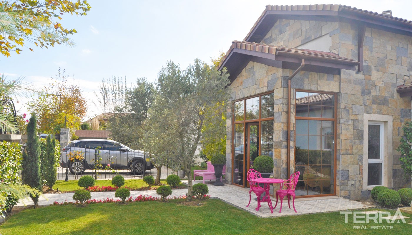 Luxury Villas with Private Pool in Istanbul Büyükçekmece - 23090