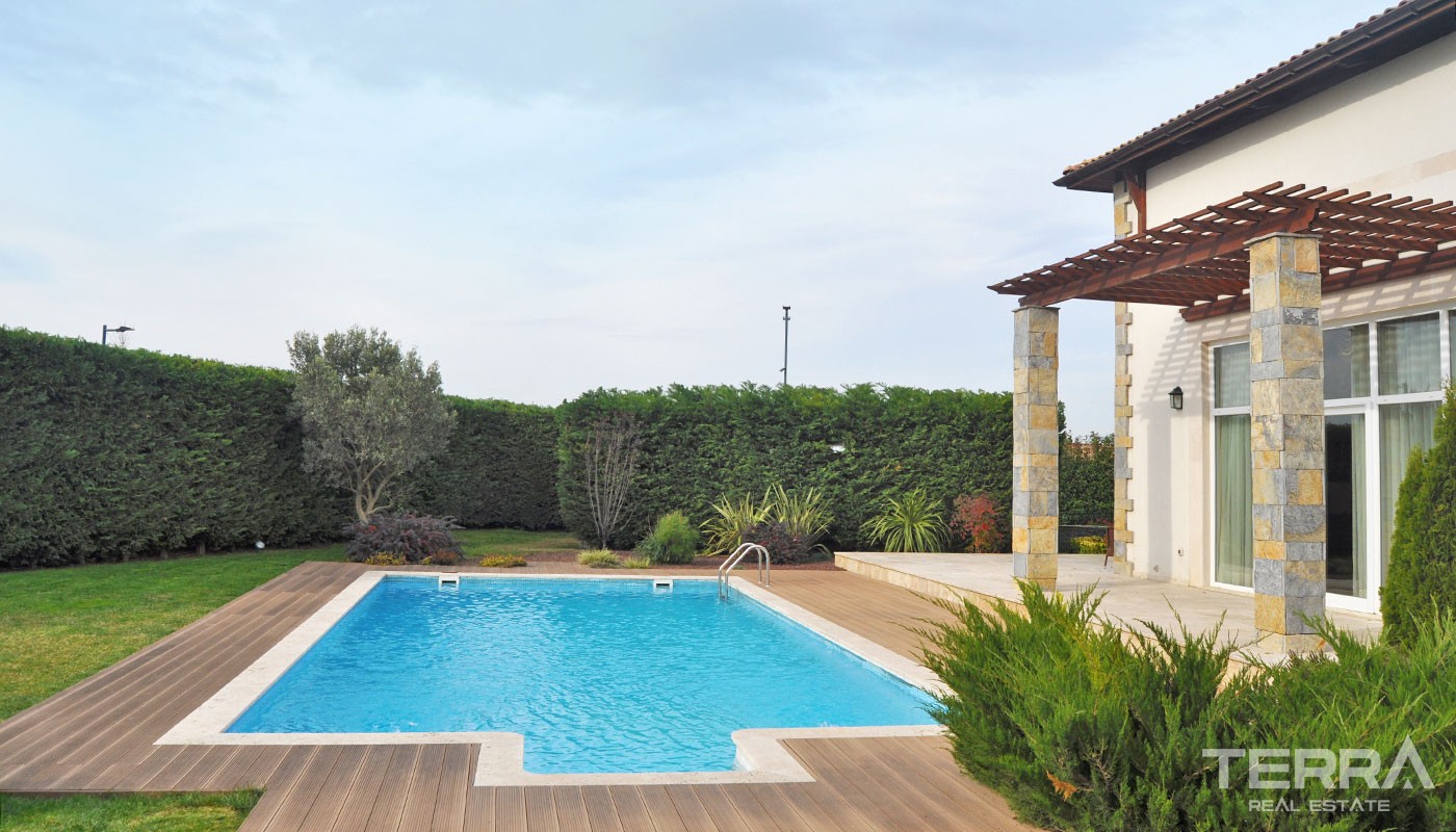 Luxury Villas with Private Pool in Istanbul Büyükçekmece - 23091