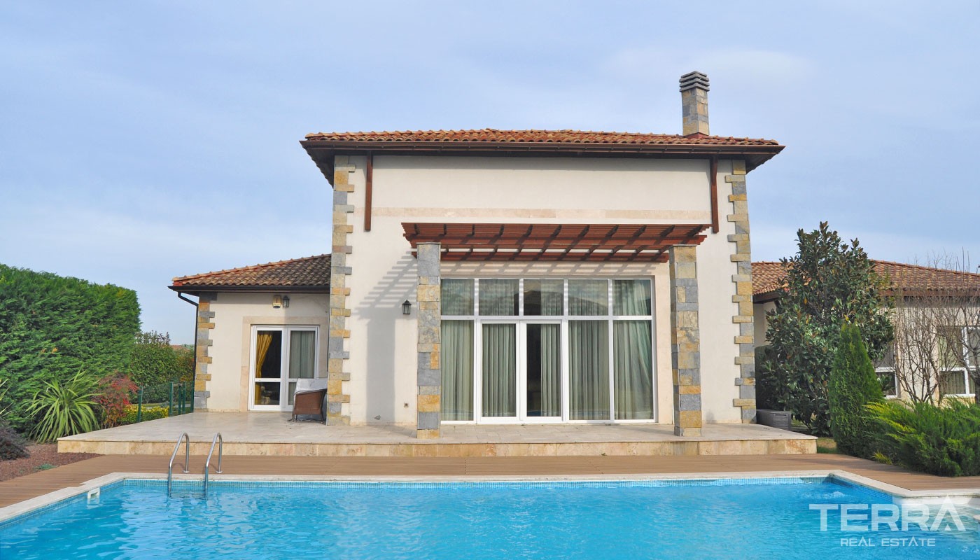 Luxury Villas with Private Pool in Istanbul Büyükçekmece - 23092