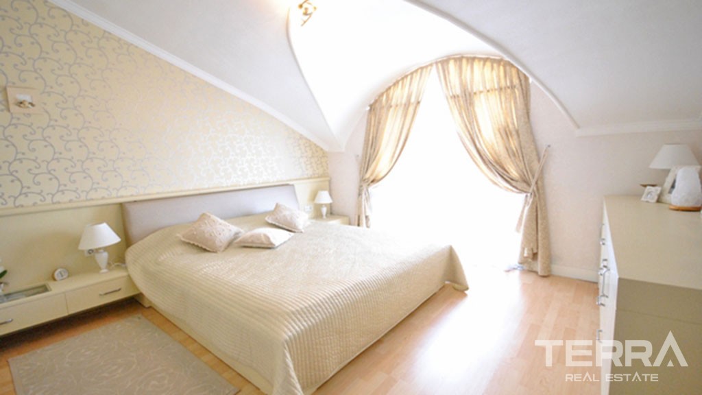 Fully Furnished Duplex Apartment Close to the Sea in Kemer - 23178