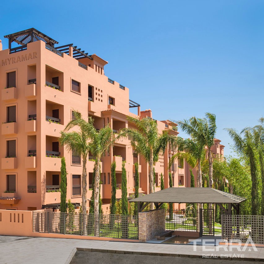 Key-ready Apartments Close to All Amenities in Benalmádena Málaga - 23310