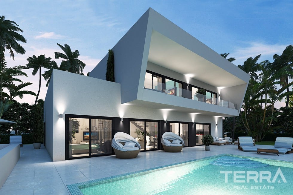 Move-In Ready Villas in Marbella with Easy Access to Golf Courses