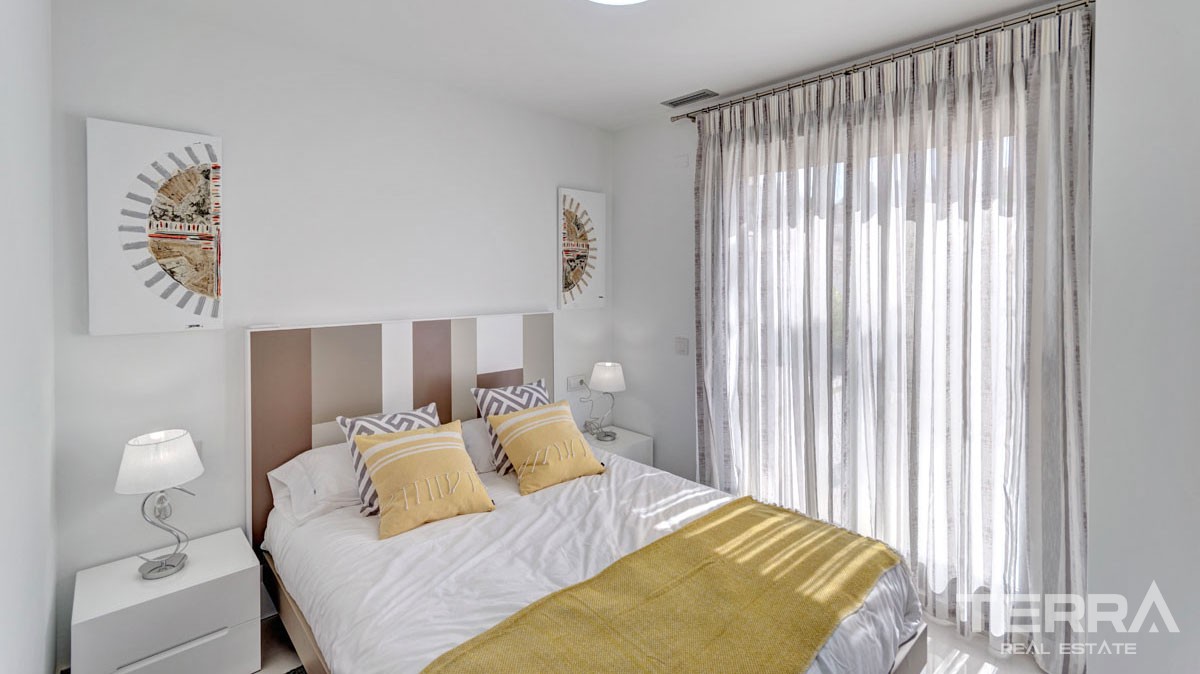 Villas with Private Pool in Villamartin Orihuela Close to Golf Courses - 23425