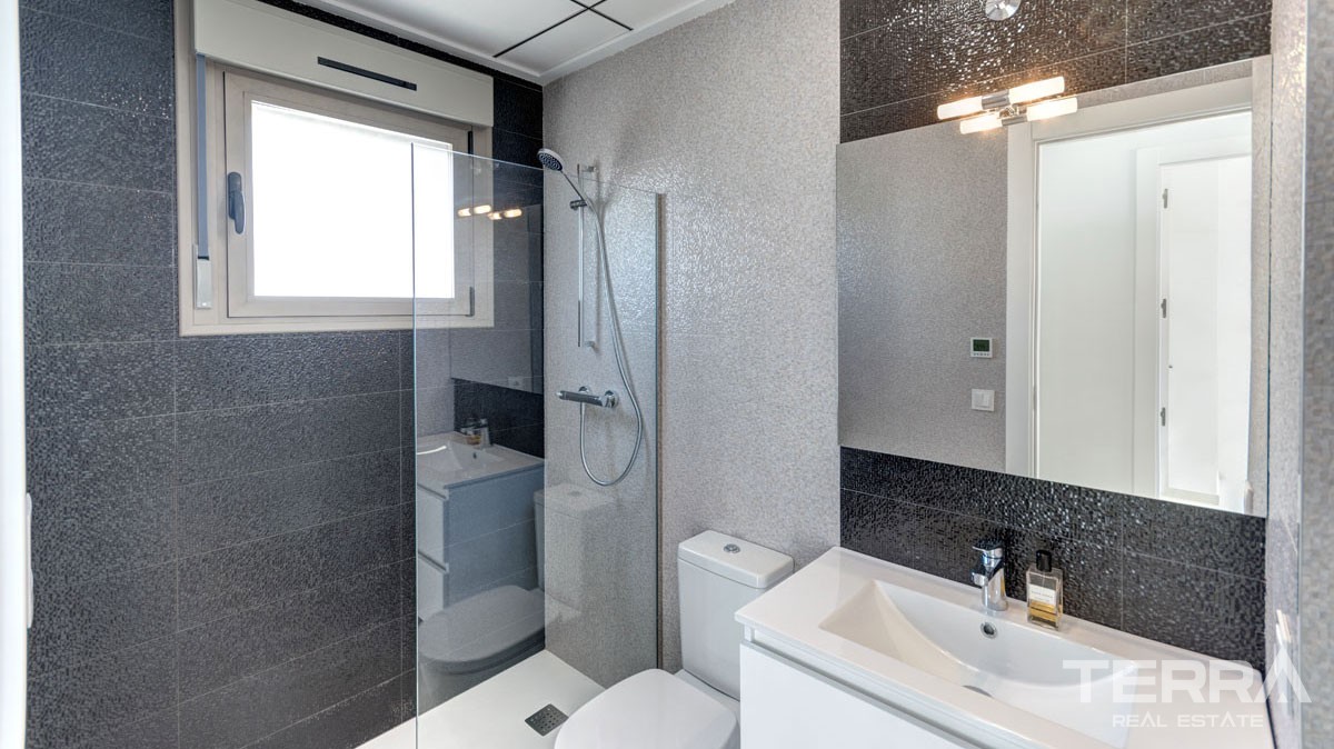 Villas with Private Pool in Villamartin Orihuela Close to Golf Courses - 23426