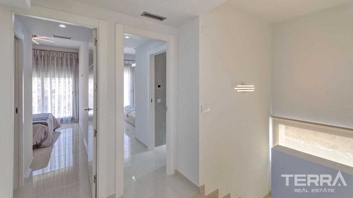 Villas with Private Pool in Villamartin Orihuela Close to Golf Courses - 23429