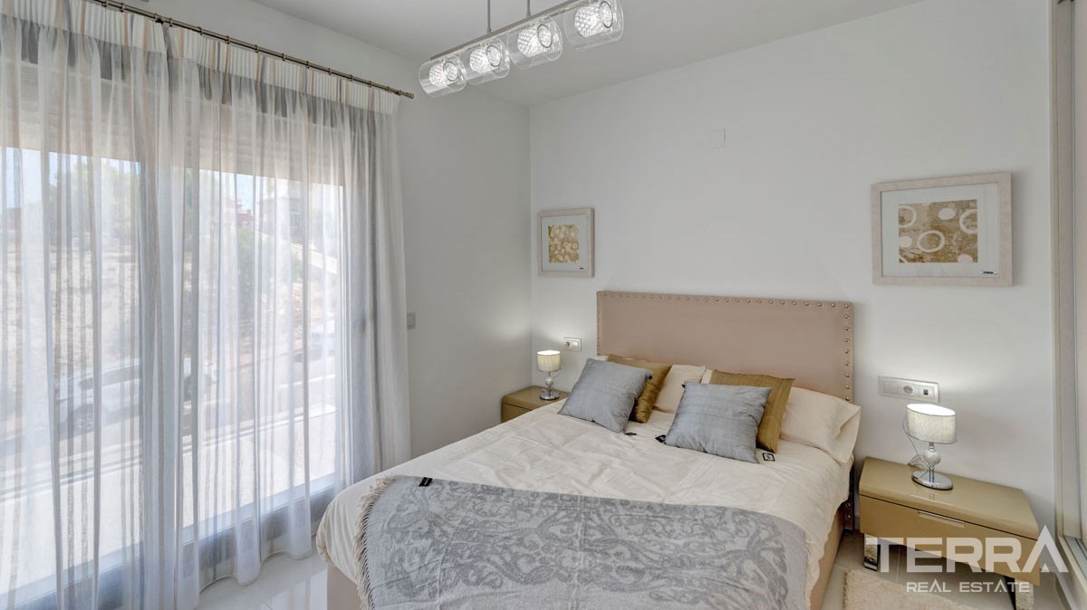 Villas with Private Pool in Villamartin Orihuela Close to Golf Courses - 23431