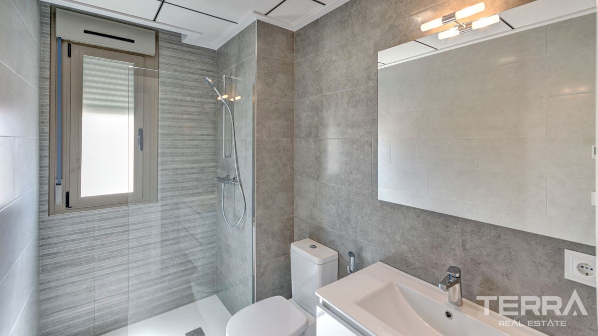 Villas with Private Pool in Villamartin Orihuela Close to Golf Courses - 23432