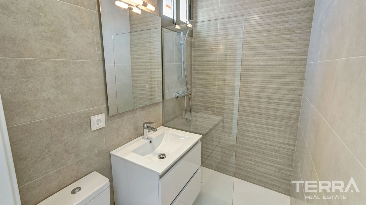 Villas with Private Pool in Villamartin Orihuela Close to Golf Courses - 23434