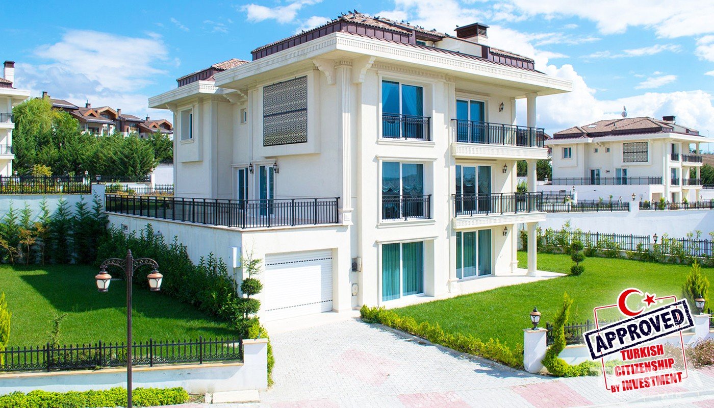 Spectacular Fully Equipped Villas Overlooking the Lake in Istanbul
