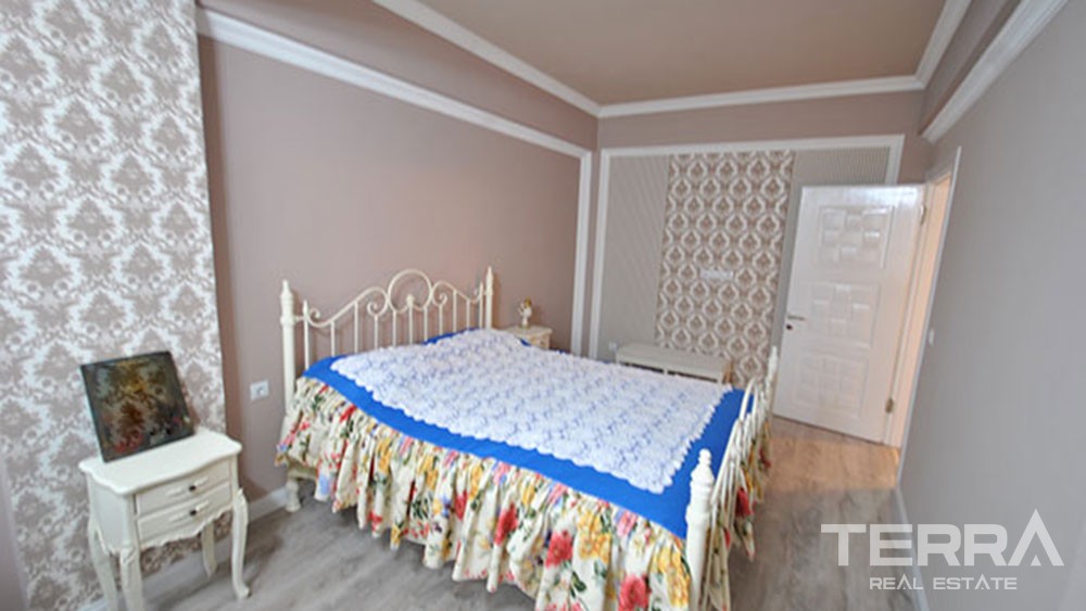 3 Bedroom Apartment Only 100 m to Beach in Kemer Centre - 24019