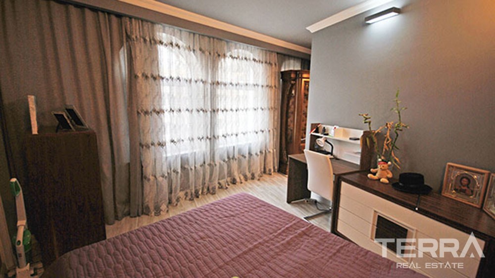 3 Bedroom Apartment Only 100 m to Beach in Kemer Centre - 24021