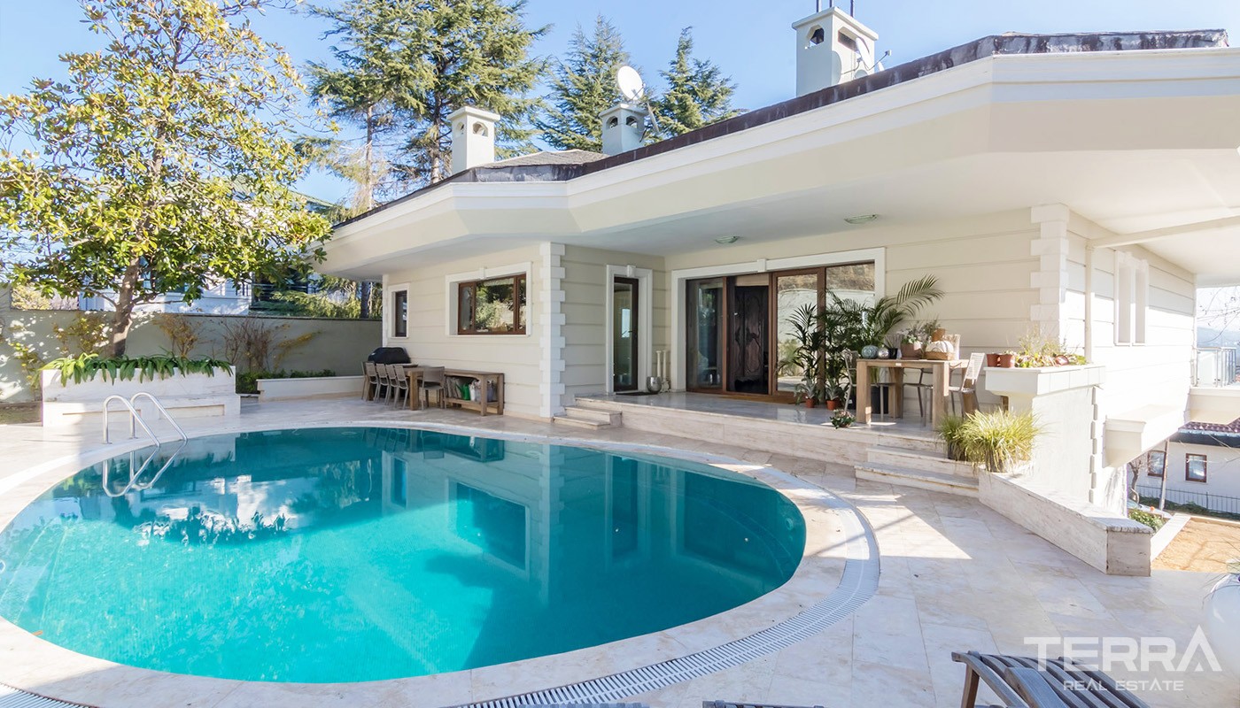 Elegant Villas for Sale in Istanbul with Astonishing Bosphorus View - 24292