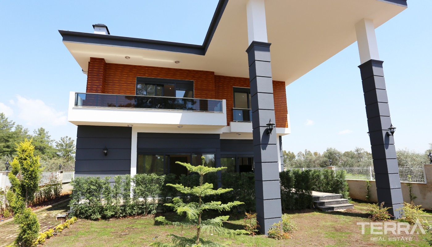 Elegant Villa for Sale in Antalya Located only 500 m to the Beltway - 24399