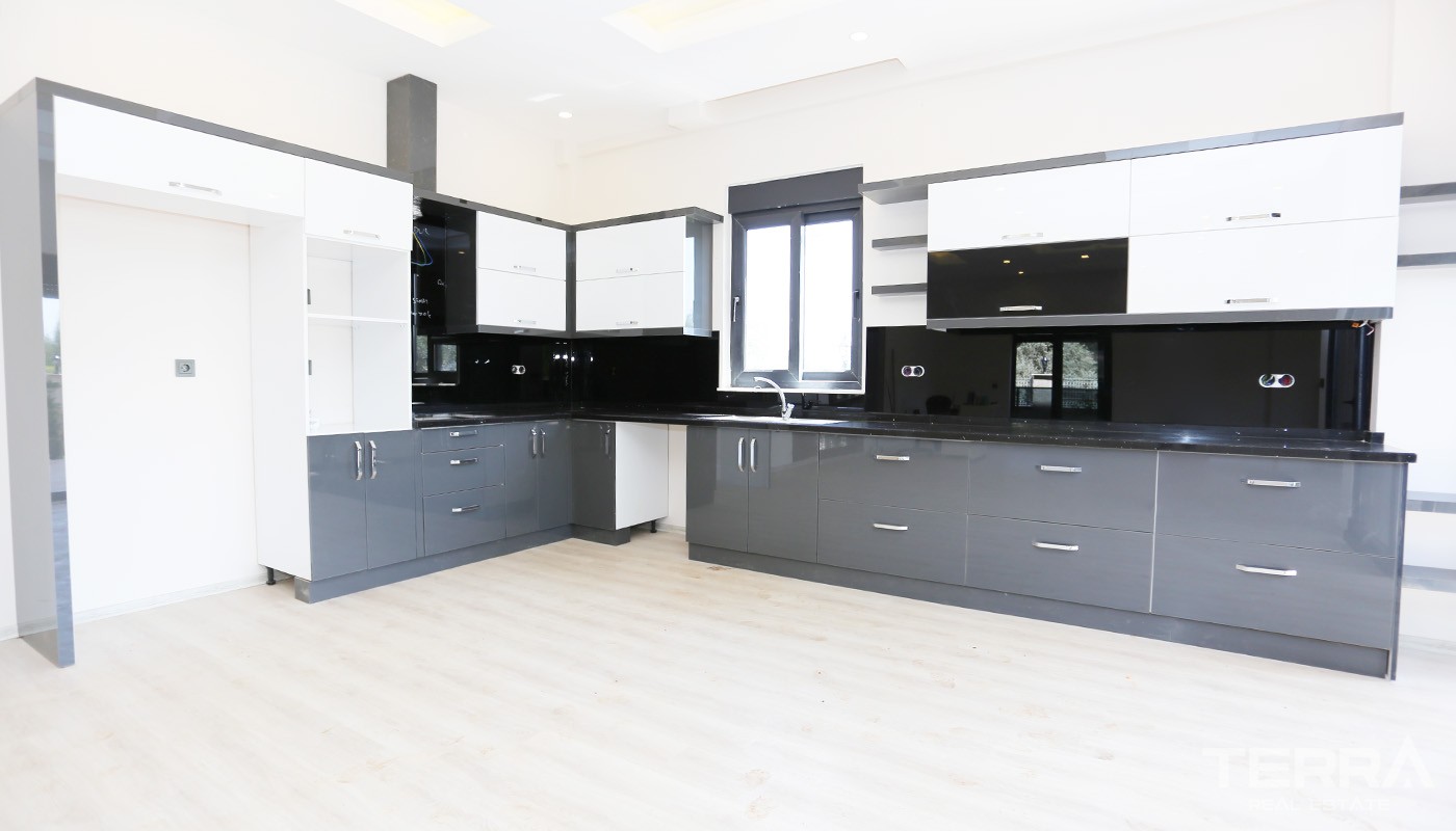 Elegant Villa for Sale in Antalya Located only 500 m to the Beltway - 24409