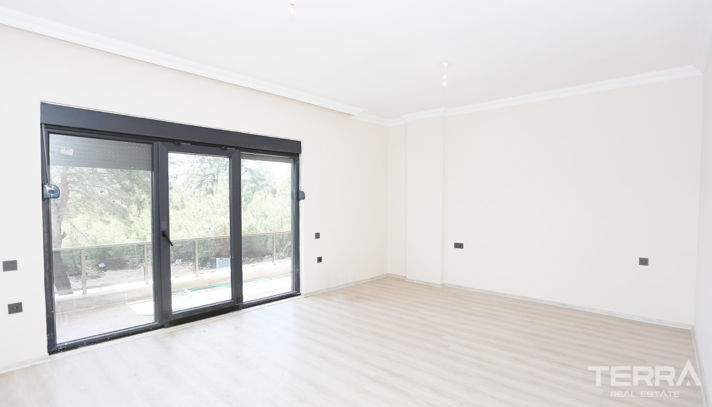 Elegant Villa for Sale in Antalya Located only 500 m to the Beltway - 24414