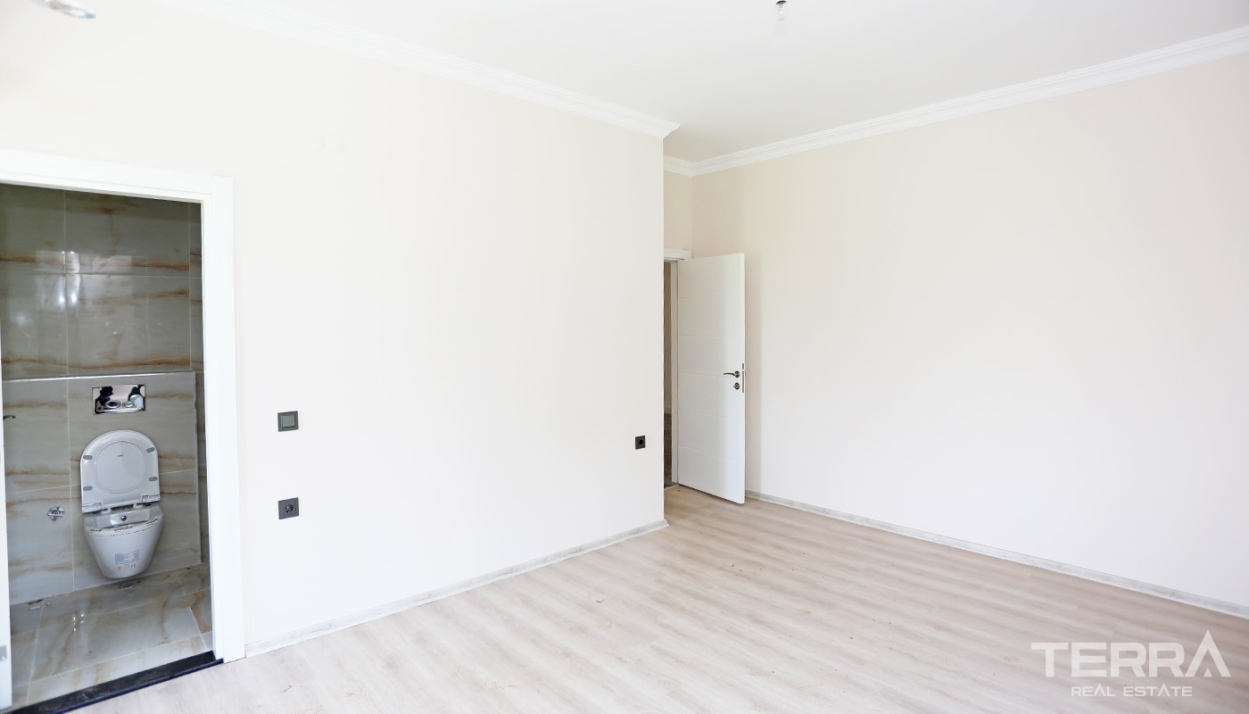 Elegant Villa for Sale in Antalya Located only 500 m to the Beltway - 24417
