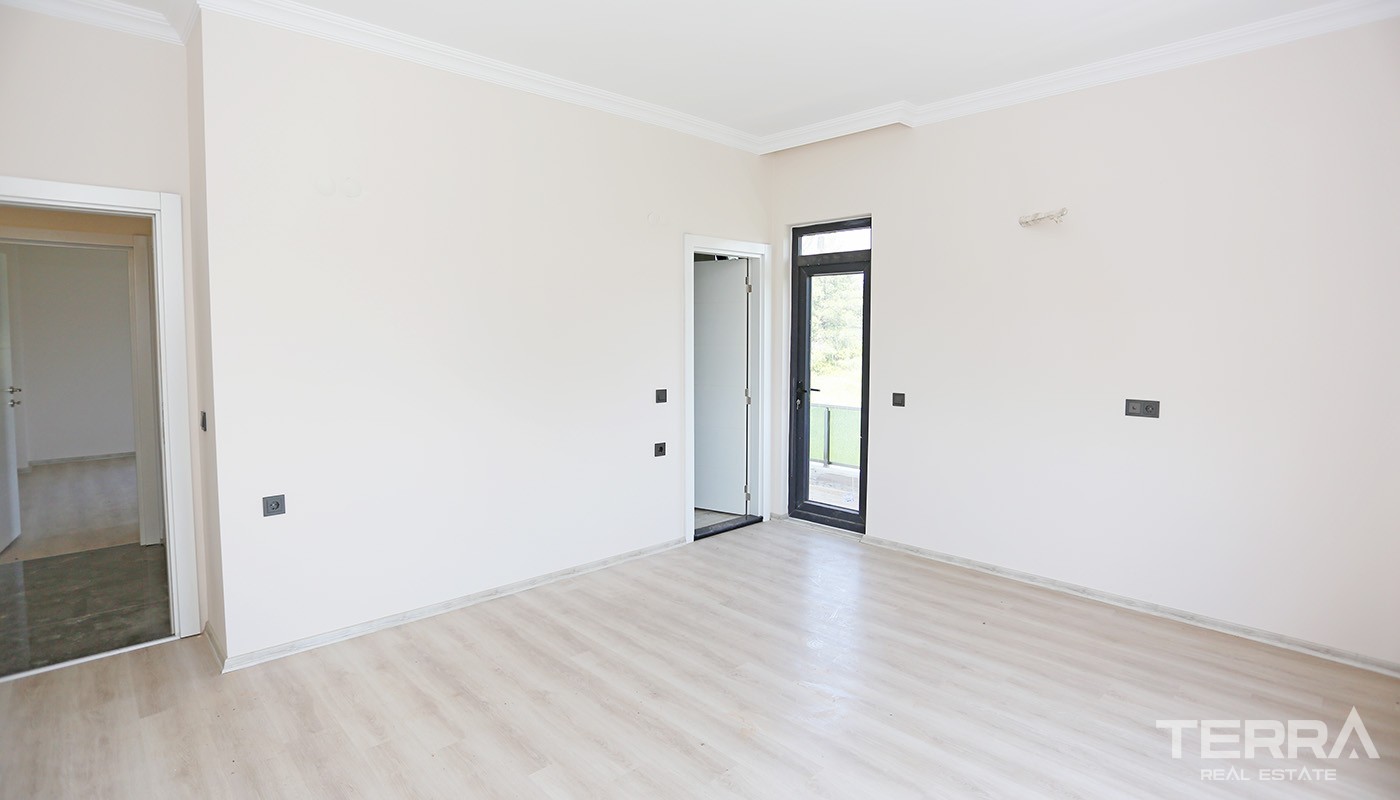 Elegant Villa for Sale in Antalya Located only 500 m to the Beltway - 24418