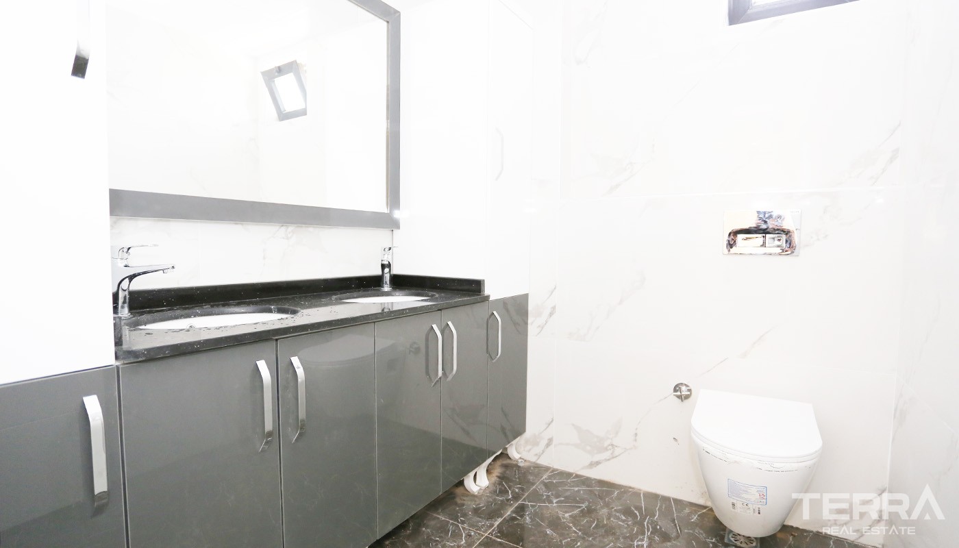 Elegant Villa for Sale in Antalya Located only 500 m to the Beltway - 24420