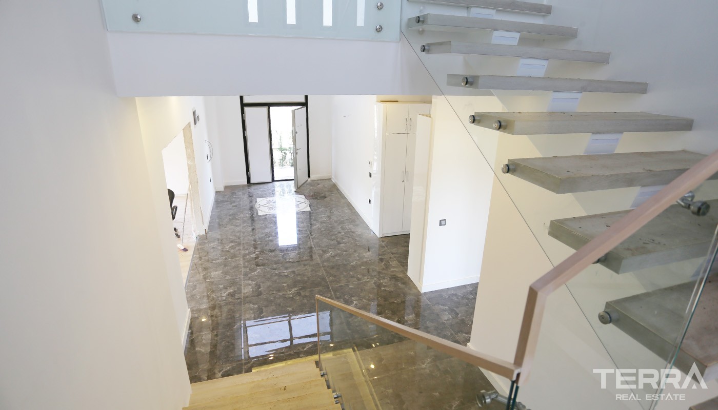 Elegant Villa for Sale in Antalya Located only 500 m to the Beltway - 24426
