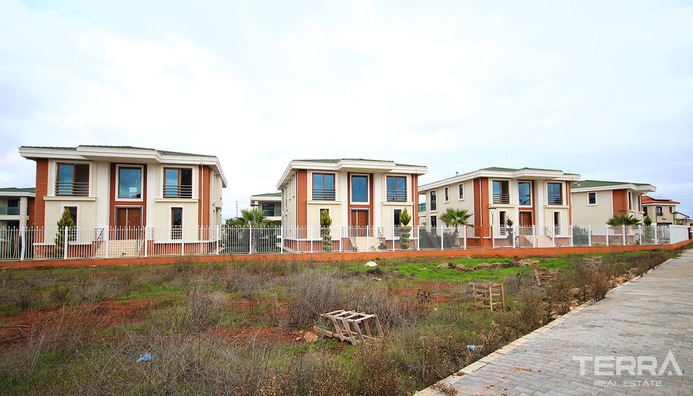 Key Ready Green Park Villas with Forest View in Döşemealtı - 24660