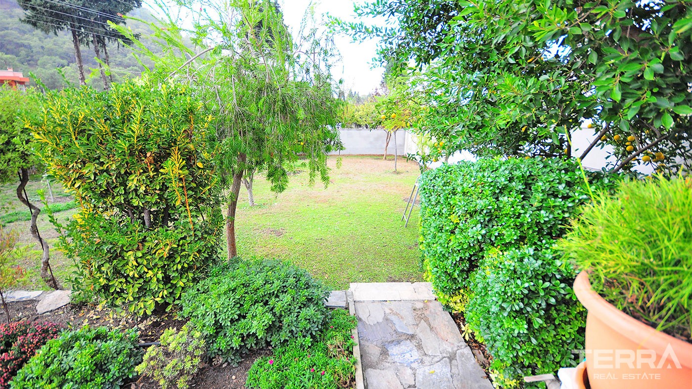 Detached Villa for Sale Located in Kemer City Center with Private Pool - 25012