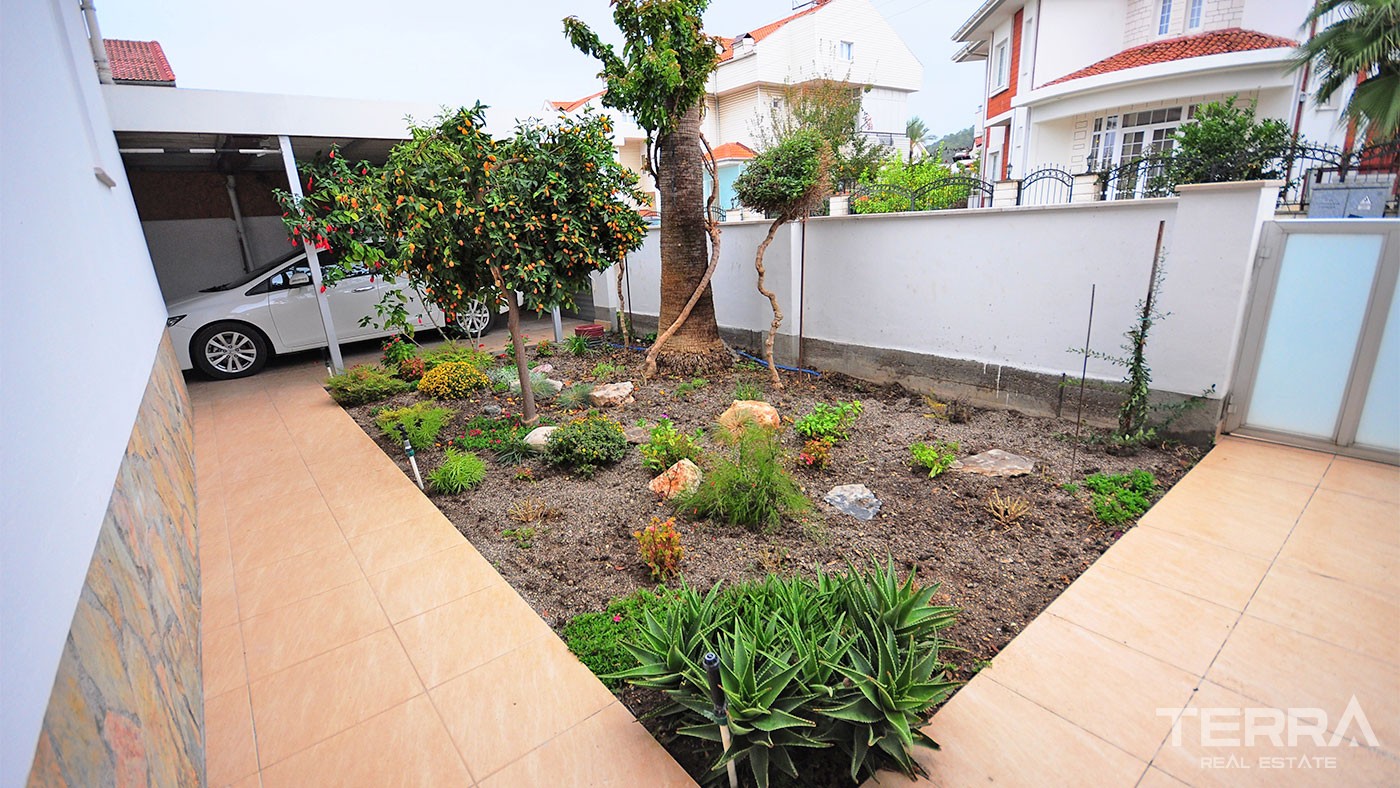 Detached Villa for Sale Located in Kemer City Center with Private Pool - 25016