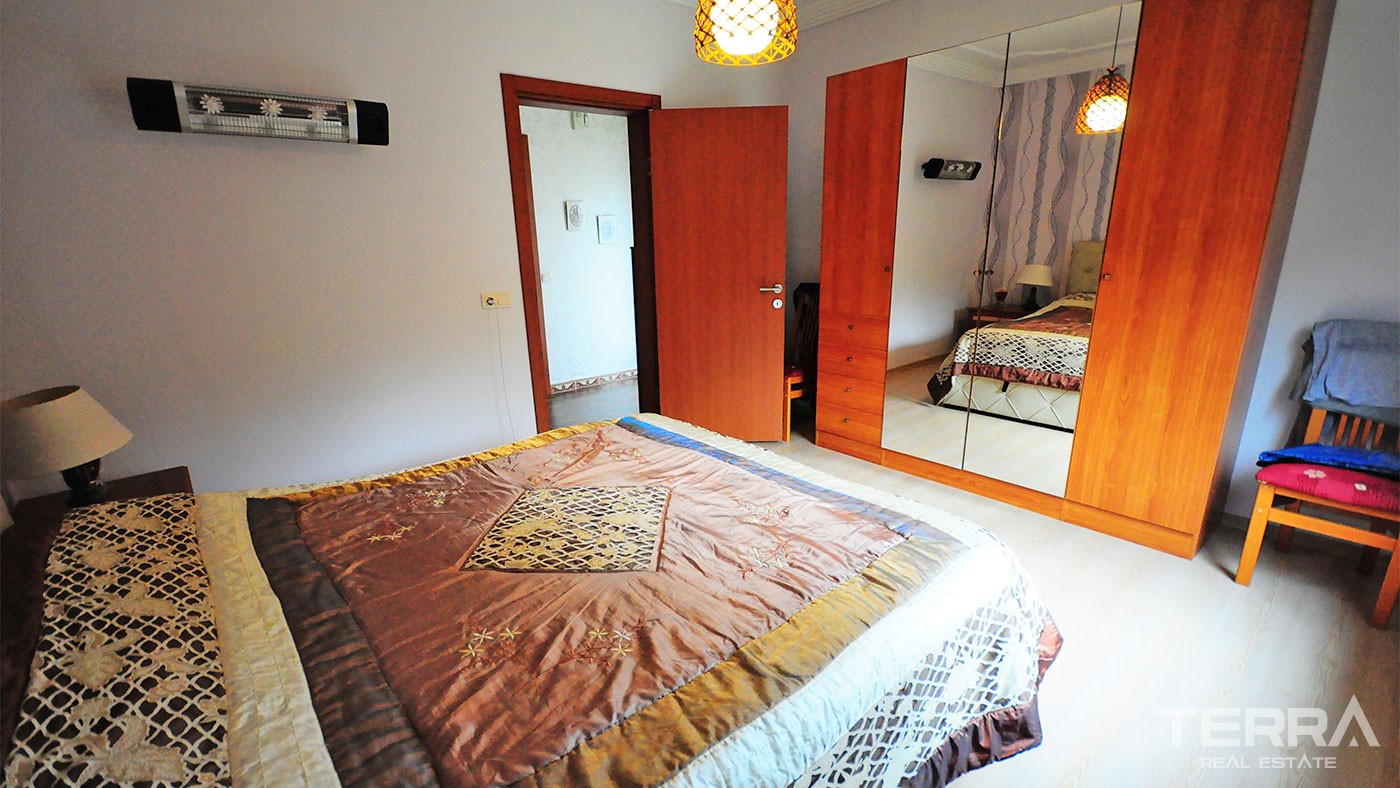 Detached Villa for Sale Located in Kemer City Center with Private Pool - 25021