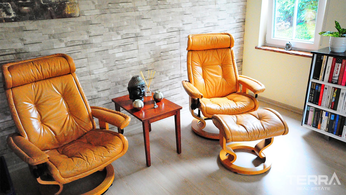 Detached Villa for Sale Located in Kemer City Center with Private Pool - 25024